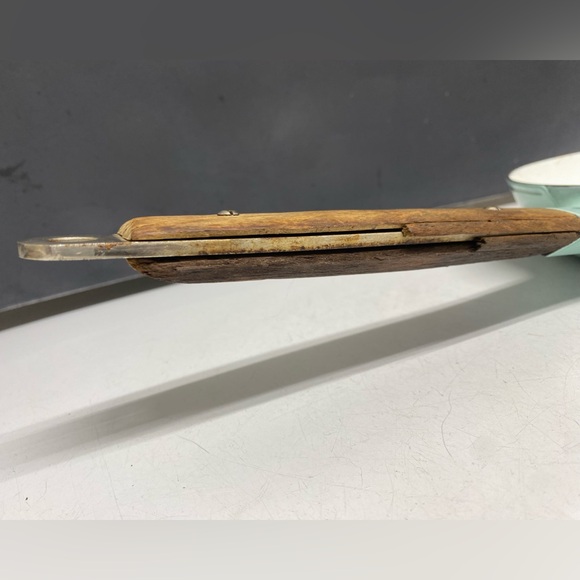 Dru Holland Seafoam Blue Enamel Cast Iron Pan - Picture 17 of 17